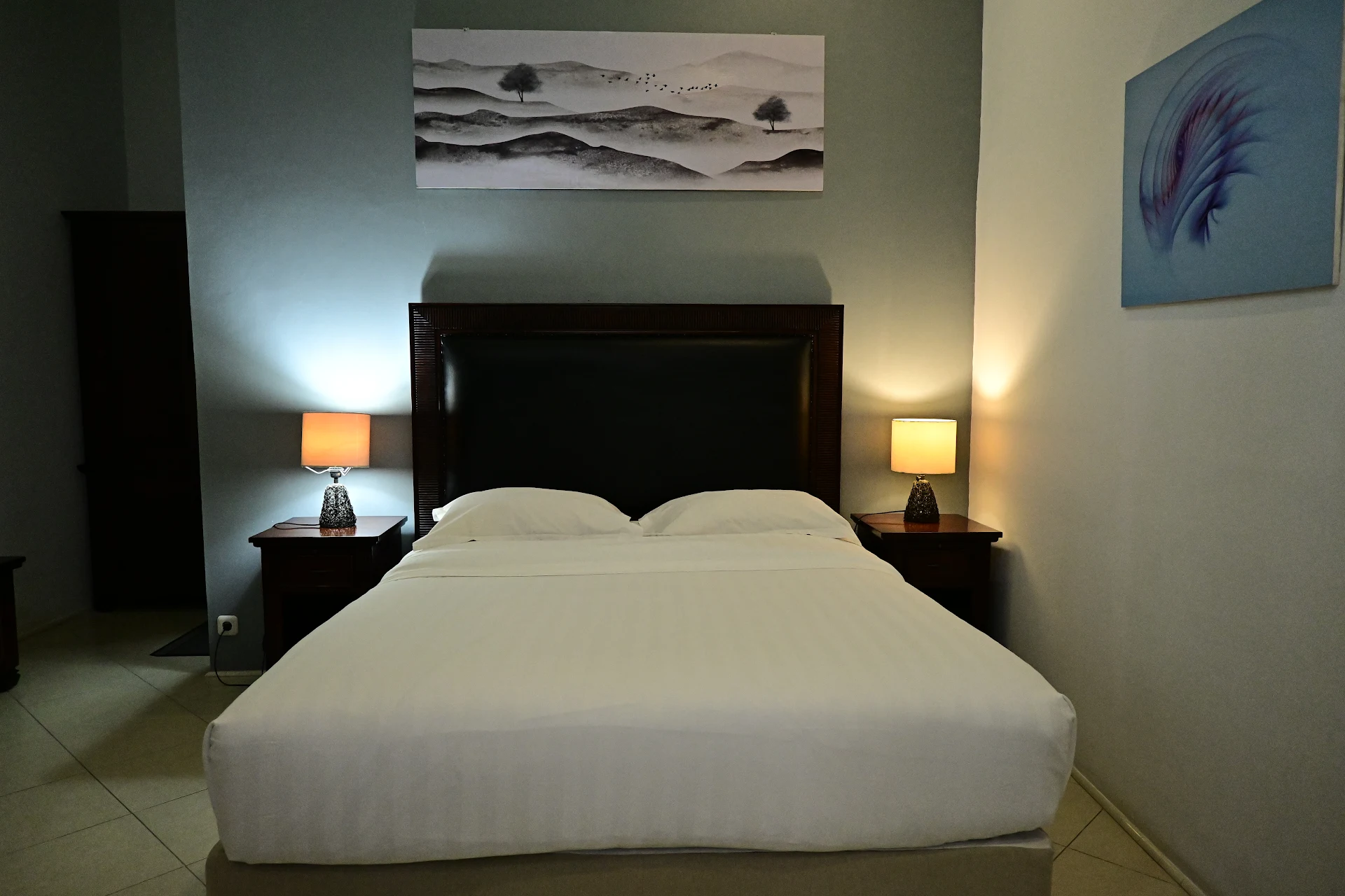 The Gecho Inn Town