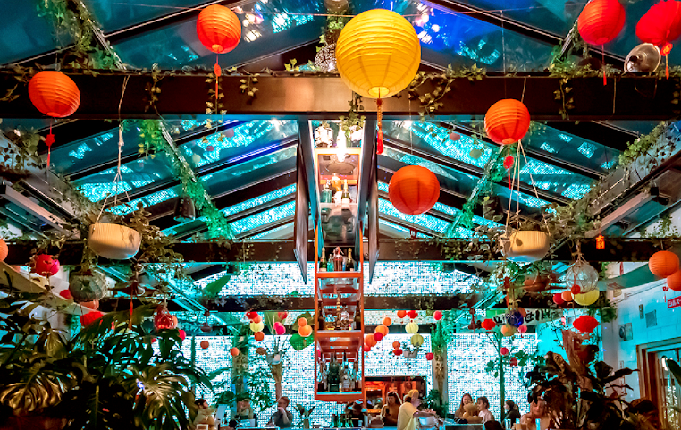 Somerset Bar by null