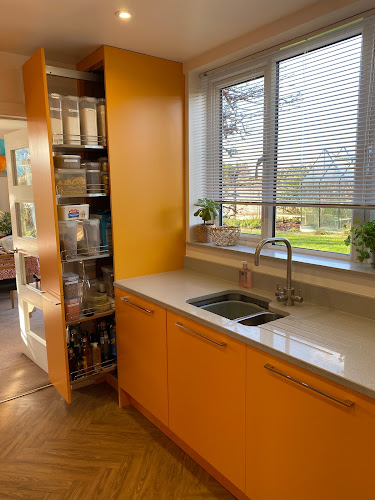 Ashton Lewis Kitchens - Interior designer