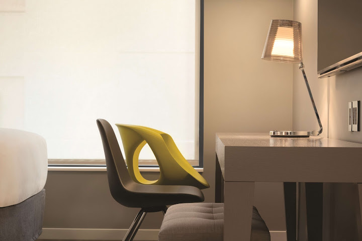 Radisson RED Minneapolis Downtown by null