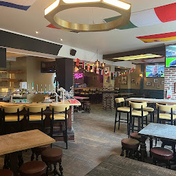 Photo n°1 de The Queen Elizabeth English Pub à Strasbourg (Marchand de bière)