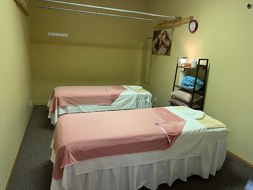 Couples massage - Thumbnail