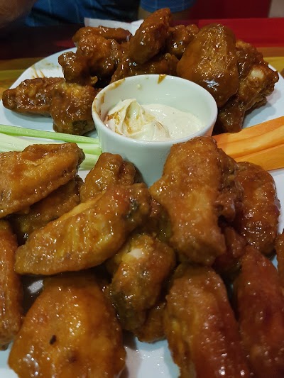 Photos of cadillac wings and beer ecuador