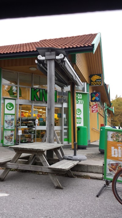 Photos of KIWI Vester&oslash;y