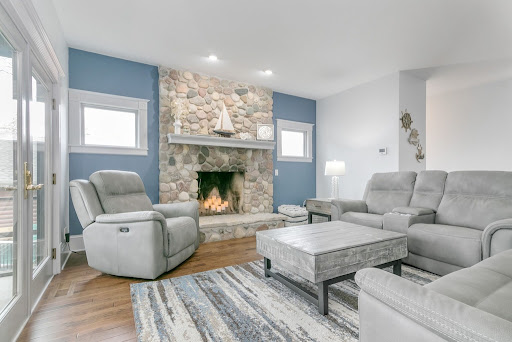 Wisconsin Lake House Rentals - Lake Ripley, WI - Thumbnail