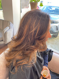 Photo n°16 de Alpha Coiffure à Le Plessis-Robinson (Salon de coiffure)