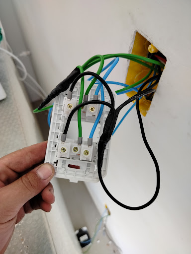 Eletricista & bombeiro hidráulico #JUNQUEIRA SOLUÇÕES