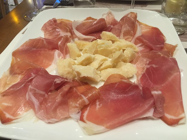 Totide London italian restaurant/wine bar