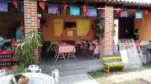Doña Gaby y sus Tostadas Logo