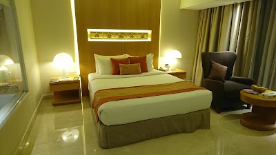 Photos of Lake Shore Hotel