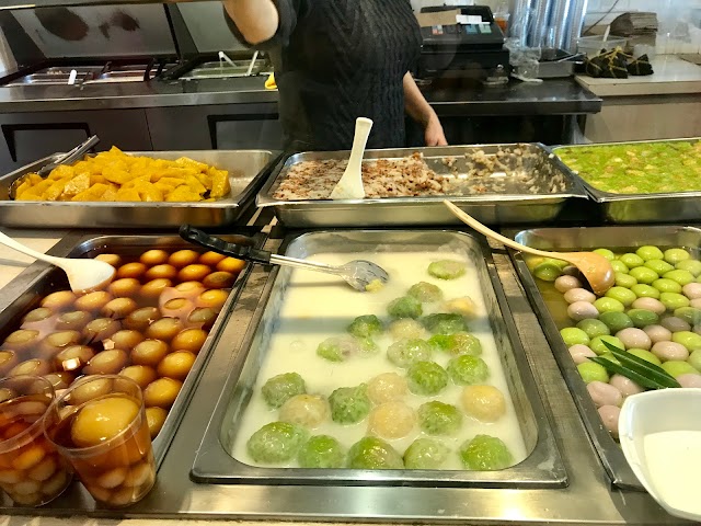 Thạch Chè Hiển Khánh