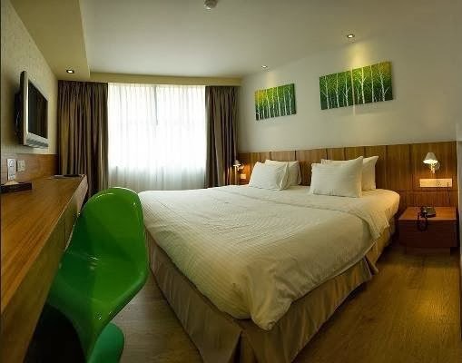 French Hotel by null