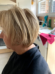 Photo n°1 de coiffure bien-être à Marchiennes (Salon de coiffure)