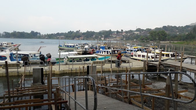 Public Dock, Author: Lolmay García