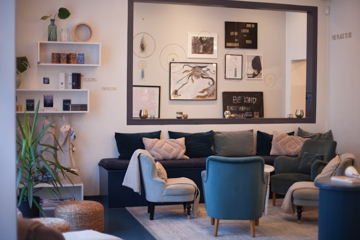 Urban OM - Center for inner growth & yoga studio by null