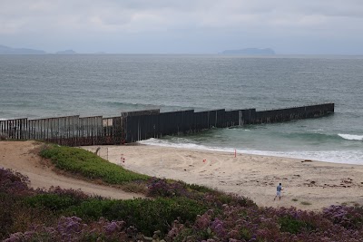 US/Mexico Beach Border