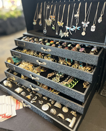 Vintage Treasures and Repairs Inc. - Thumbnail