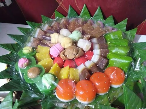 Toko Kue Yami, Author: Prihayanti Adhe