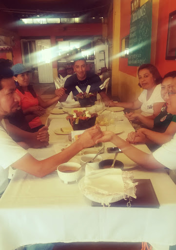 Restaurante Las Gemelas, Tepetlixpa. - Thumbnail