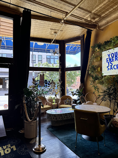 Lola's Eatery - Visual