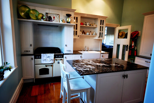 Country Kitchens & Robes