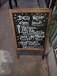 Photo n°5 de CBD Paris 18 - Deli Hemp Montmartre à Paris (Programme de bien-être)