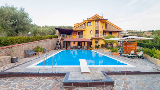 B&B & VITA con piscina Via Bulgaria, 17, 87060 Mirto CS, Italia