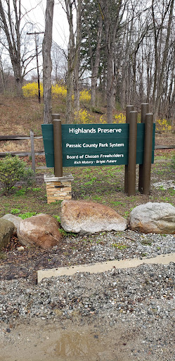 Highlands Preserve Parking Lot Gallery - United States