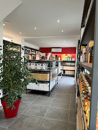 Photo n°6 de La Cave by A.W. à Trévoux (Caviste)