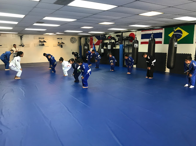 Carlson Gracie Paramount - Mixed Martial Arts - muay thai in Paramount, California