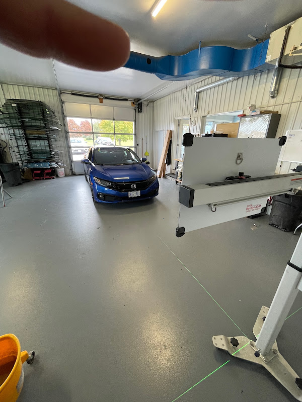 AKERS AUTO GLASS-LINDSAY