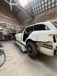 Photo n°7 de moz'cars garage à Neuville-Saint-Rémy (Peinture automobile)