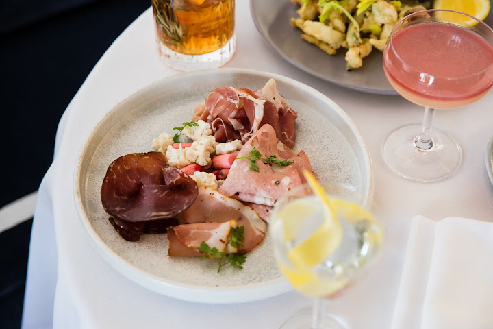 Bathers' Pavilion by null