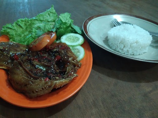 Lesehan Seafood Dewi Sari, Author: dewi sari