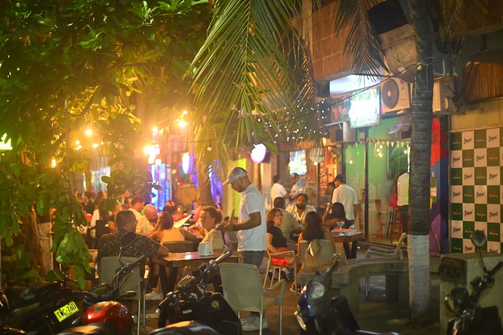 Gustavo's Bar