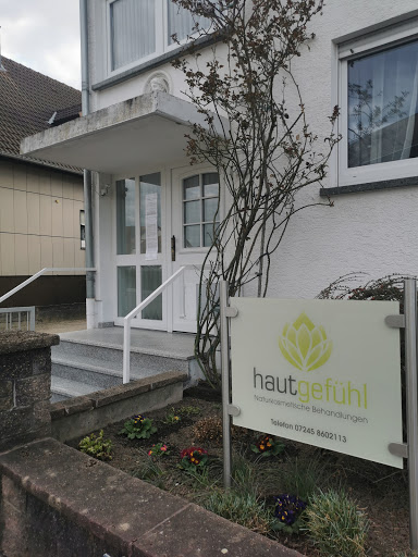 Naturkosmetische Behandlungen
