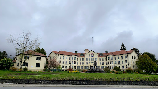 Totem Square - Thumbnail