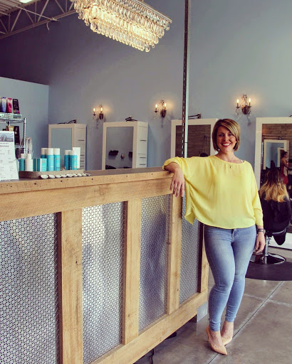 Parlour 7 Salon - Thumbnail