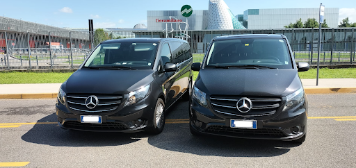 PRENOTAZIONE Taxi privato Mini Van e Noleggio con conducente Milano Malpensa