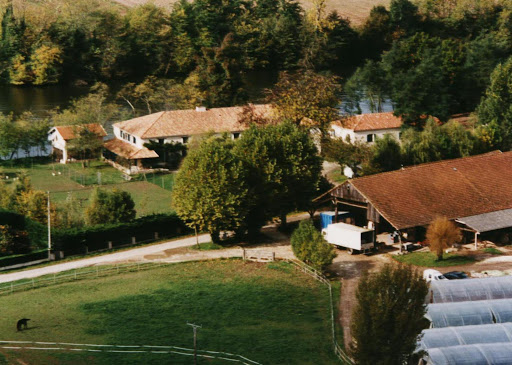 Photo de Maison gîte avec piscine Holiday home swimming pool Vakantiehuis met zwembad Sud Ouest France