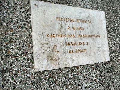 Photos of Makam Raden Wijaya