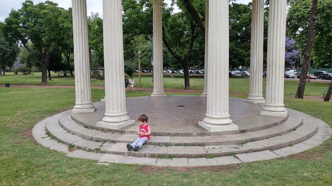 Mayor Seeber Square, Author: Juan Carlos Garcia