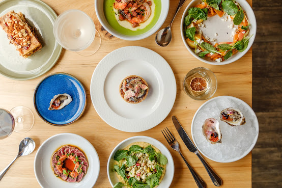 Hamlet & Ghost by null