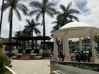 Photos of En Honor Al Emigrante Chicamanense Park