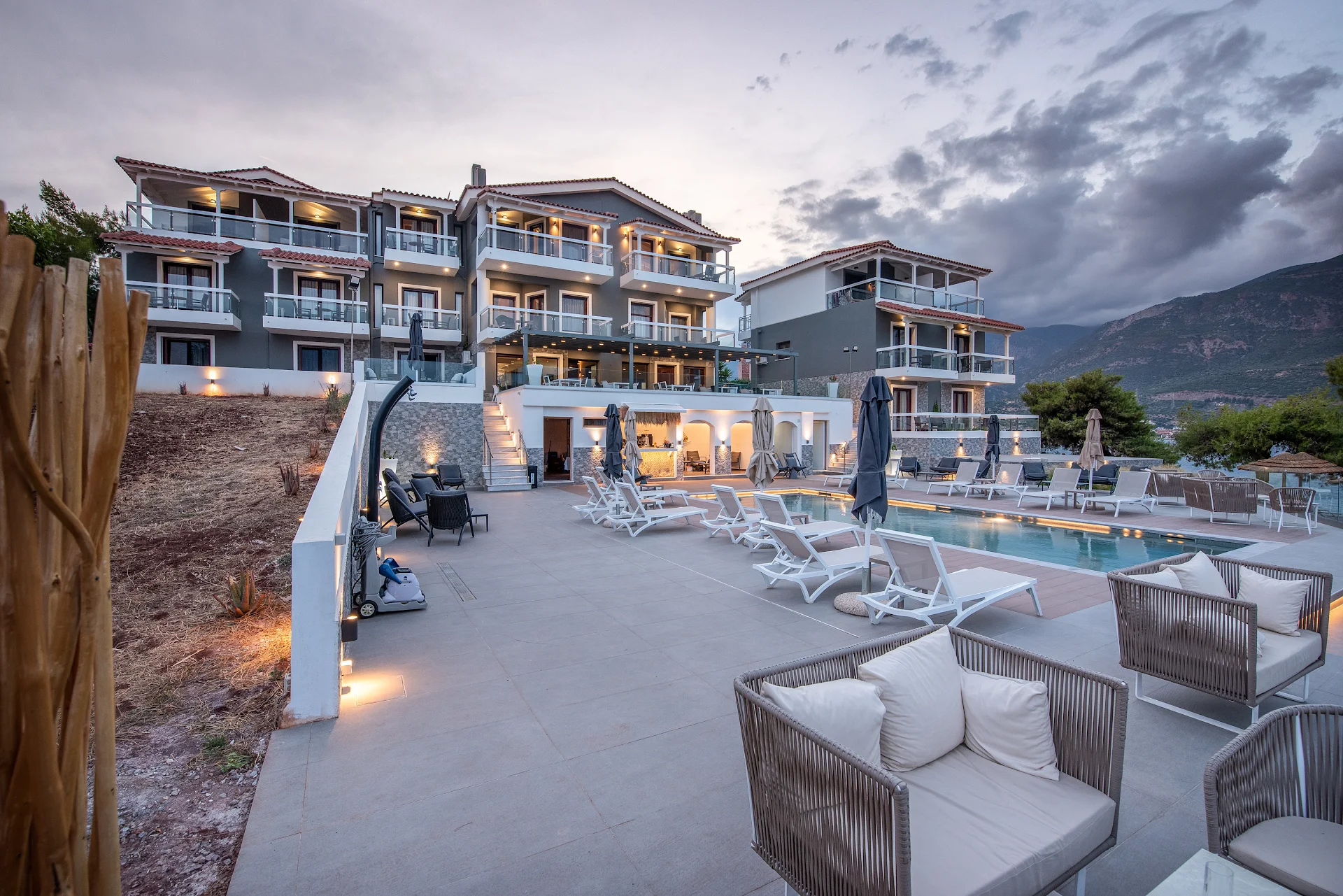 Trizonia Bay Hotel