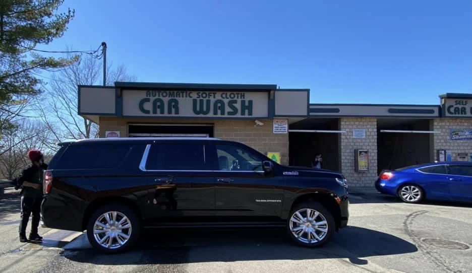 Merrimac Laundromat & Car Wash storefront and entrance in Methuen