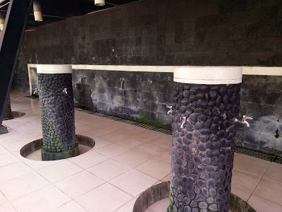 Photos of Masjid Raya Unpad Jatinangor (Bal&eacute; Aweuhan)