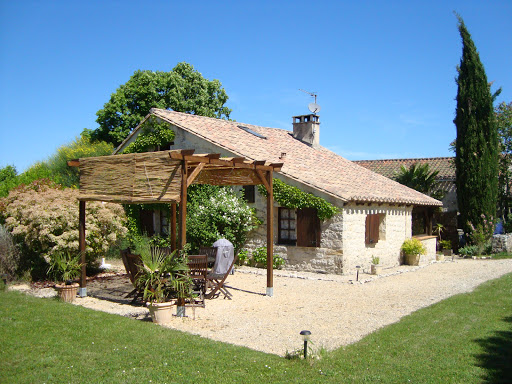 Photo de Gîtes Au Mas des Cyprès avec piscine proche Cahors à Laroque-des-Arcs (46090)