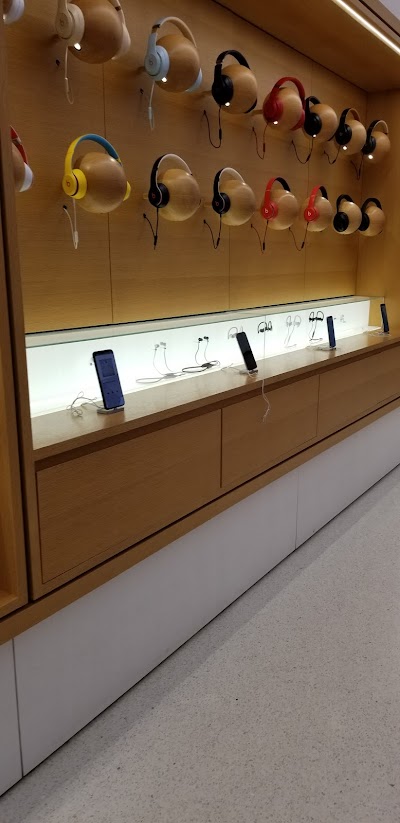 Apple Montgomery Mall