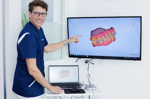 Dr Augustin Chavanne - exercice limité à l'Orthodontie - France
